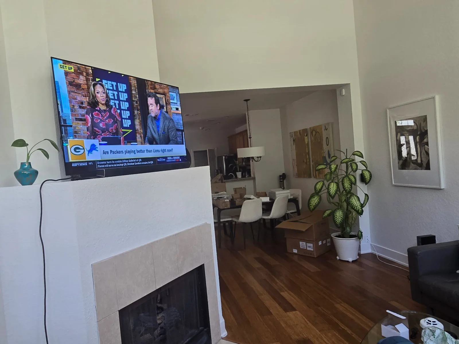 Interior living room painting project in Rosenberg, Texas with freshly painted walls and clean trim lines