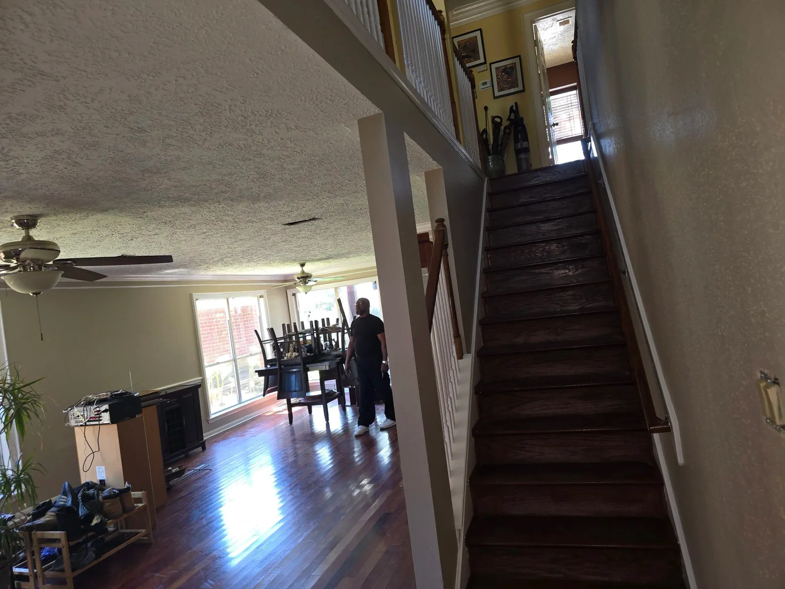 Stairwell painting missouri city TX